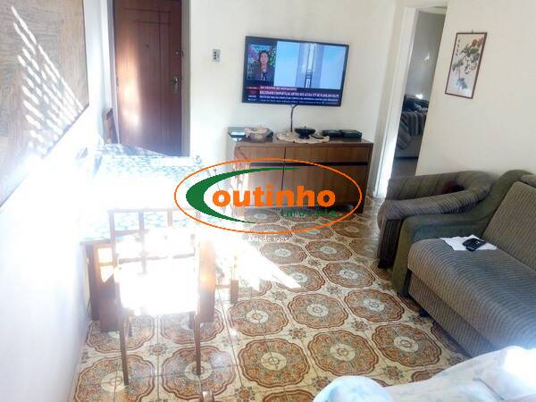 Apartamento à venda com 2 quartos, 70m² - Foto 3