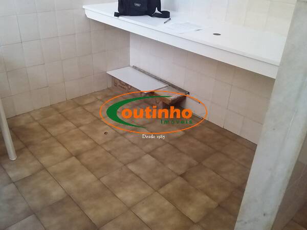 Apartamento à venda com 2 quartos, 69m² - Foto 30