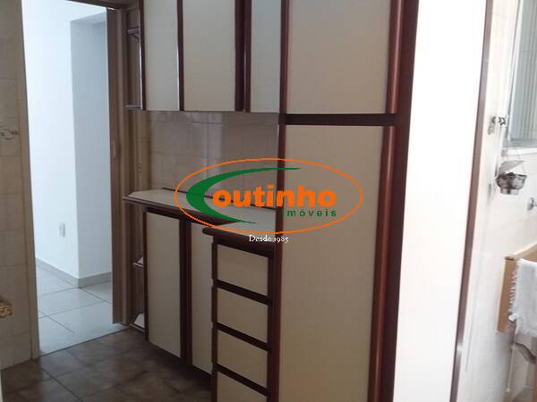 Apartamento à venda com 2 quartos, 69m² - Foto 33