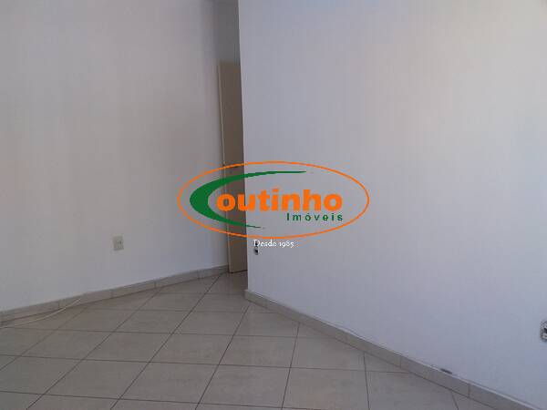 Apartamento à venda com 2 quartos, 69m² - Foto 11