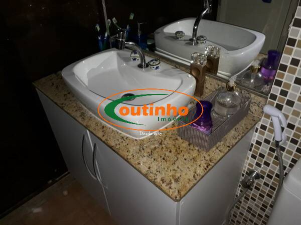 Apartamento à venda com 2 quartos, 68m² - Foto 10