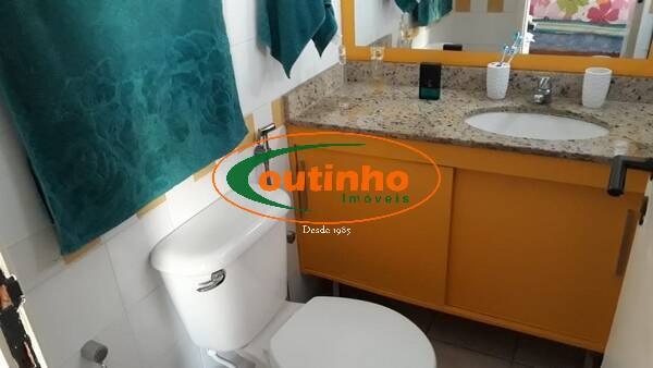 Apartamento à venda com 2 quartos, 68m² - Foto 3