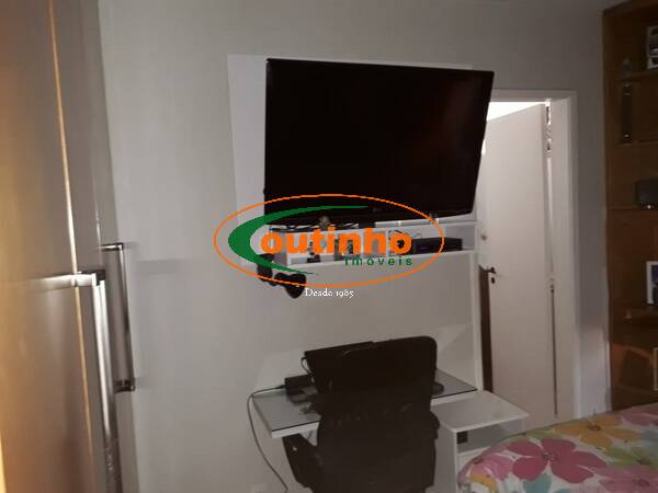 Apartamento à venda com 2 quartos, 68m² - Foto 4