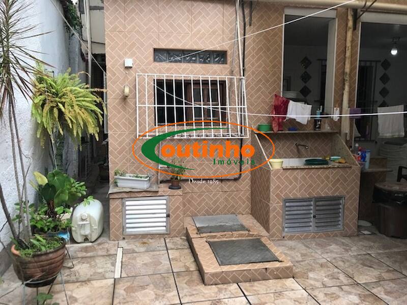 Casa à venda com 4 quartos, 201m² - Foto 11