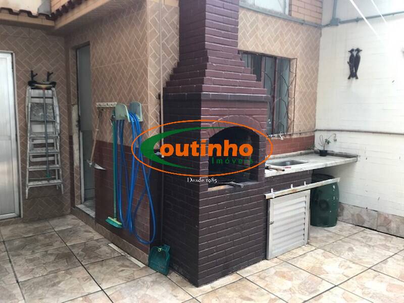 Casa à venda com 4 quartos, 201m² - Foto 2