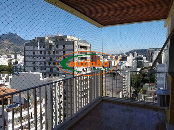 Apartamento à venda com 3 quartos, 123m² - Foto 2