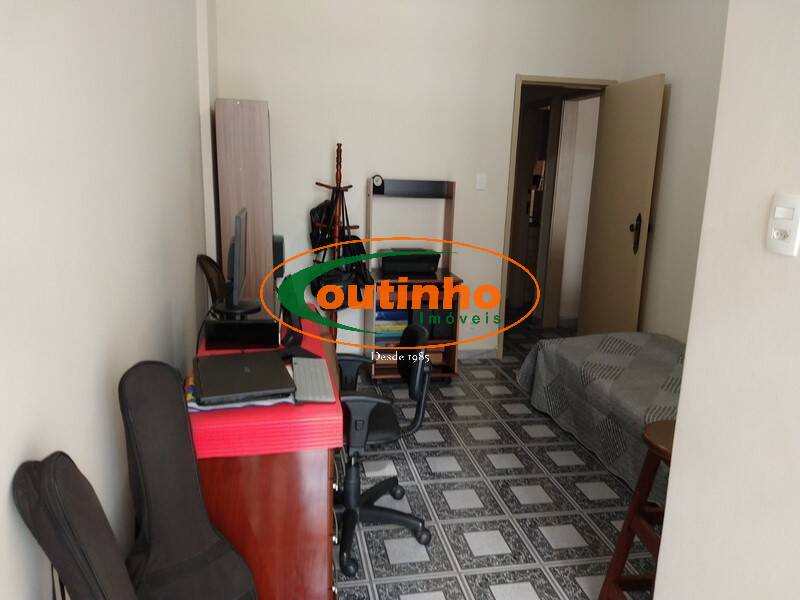 Apartamento à venda com 2 quartos, 70m² - Foto 9