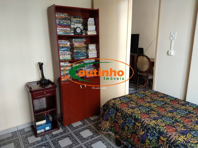 Apartamento à venda com 2 quartos, 70m² - Foto 6