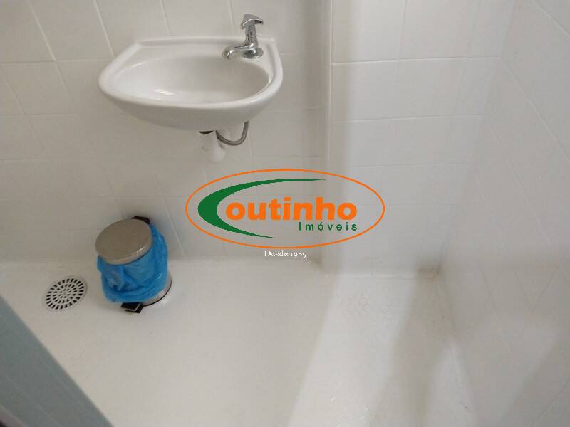 Apartamento à venda com 2 quartos, 70m² - Foto 18