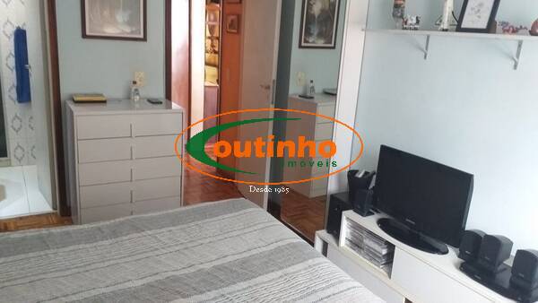 Apartamento à venda com 4 quartos, 156m² - Foto 14