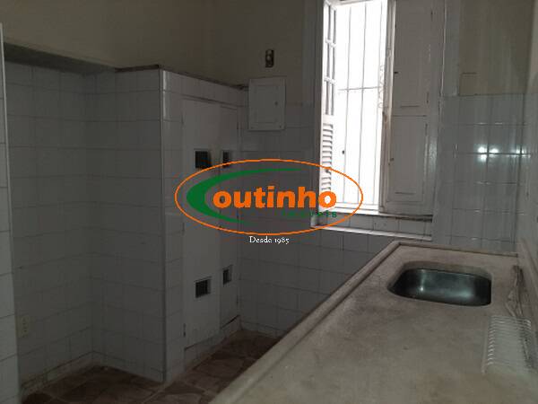 Casa à venda com 5 quartos, 169m² - Foto 10