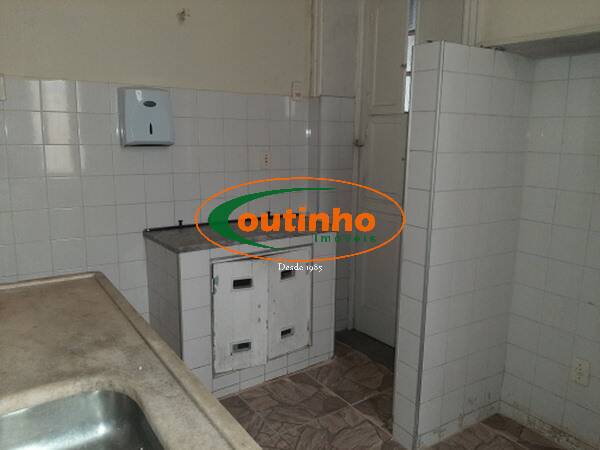 Casa à venda com 5 quartos, 169m² - Foto 11