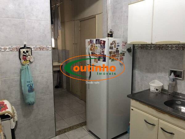 Apartamento à venda com 2 quartos, 70m² - Foto 11