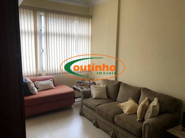 Apartamento à venda com 2 quartos, 70m² - Foto 1