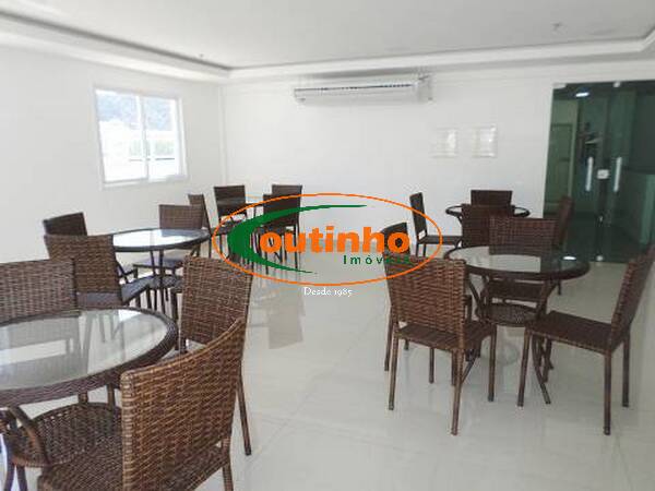 Apartamento à venda com 2 quartos, 82m² - Foto 19