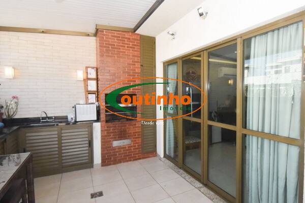 Apartamento à venda com 3 quartos, 180m² - Foto 3