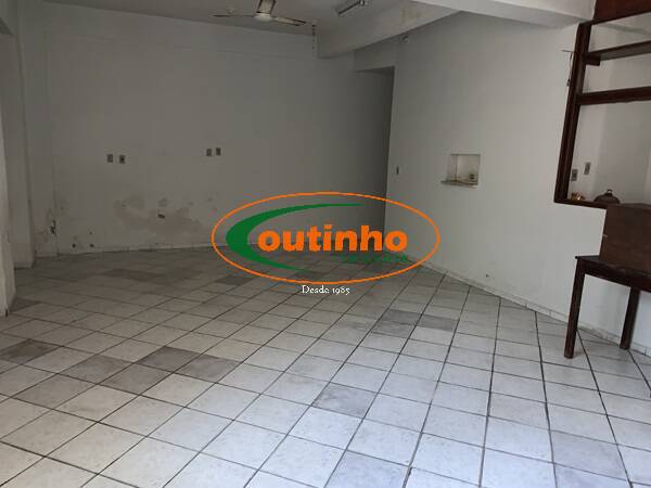 Casa à venda com 4 quartos, 300m² - Foto 4