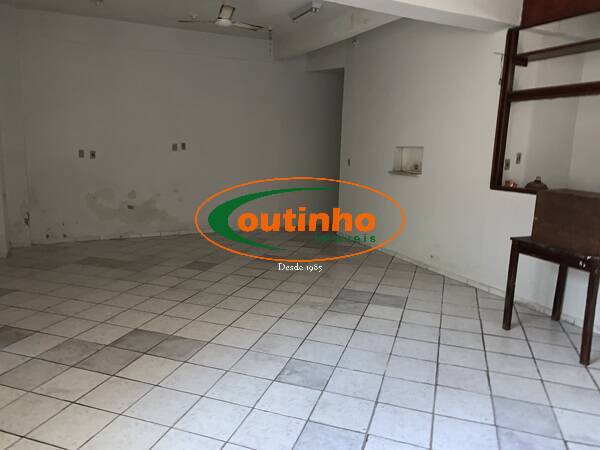 Casa à venda com 4 quartos, 300m² - Foto 26