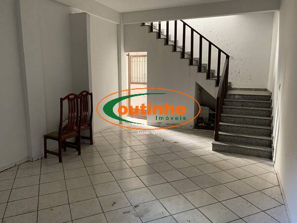 Casa à venda com 4 quartos, 300m² - Foto 25