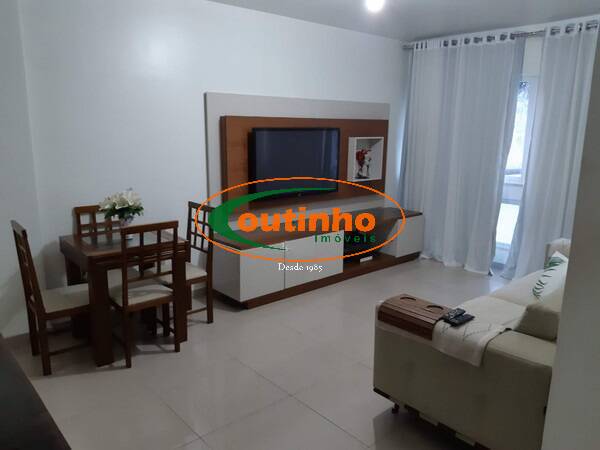 Apartamento à venda com 2 quartos, 80m² - Foto 2