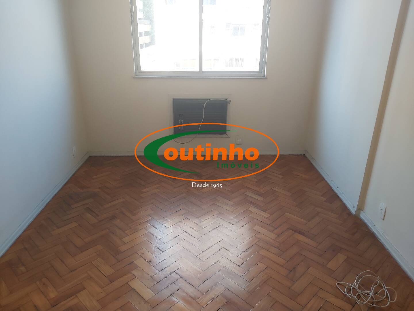 Apartamento à venda com 2 quartos, 74m² - Foto 2