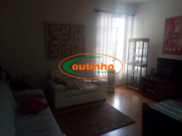 Apartamento à venda com 2 quartos, 67m² - Foto 2