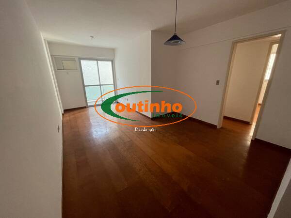 Apartamento à venda com 3 quartos, 80m² - Foto 1