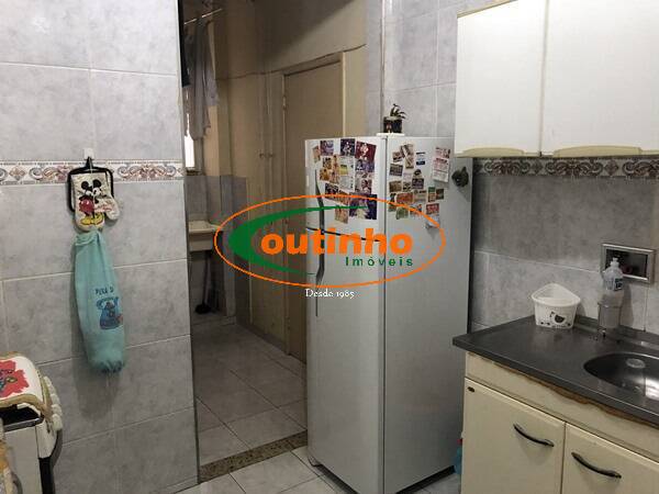 Apartamento à venda com 2 quartos, 70m² - Foto 29