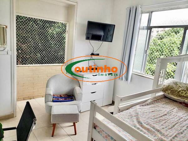 Apartamento à venda com 2 quartos, 65m² - Foto 15