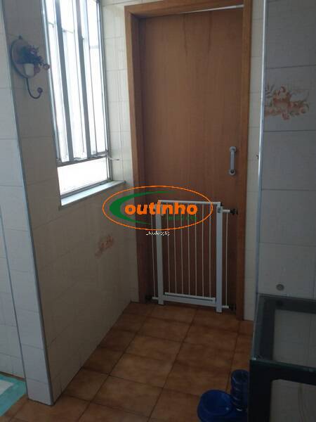 Apartamento à venda com 2 quartos, 72m² - Foto 9