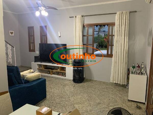 Casa à venda com 4 quartos, 200m² - Foto 16