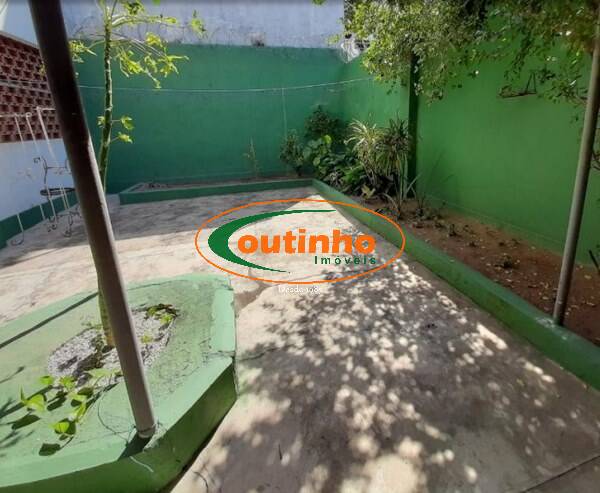 Casa à venda com 3 quartos, 200m² - Foto 3