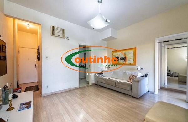 Apartamento à venda com 2 quartos, 61m² - Foto 2