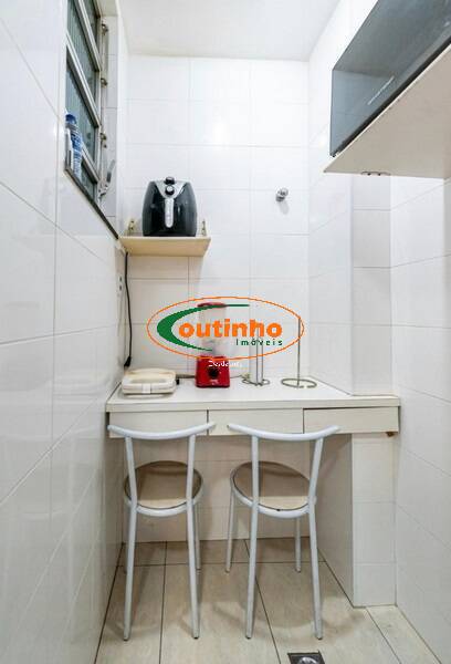 Apartamento à venda com 2 quartos, 61m² - Foto 13