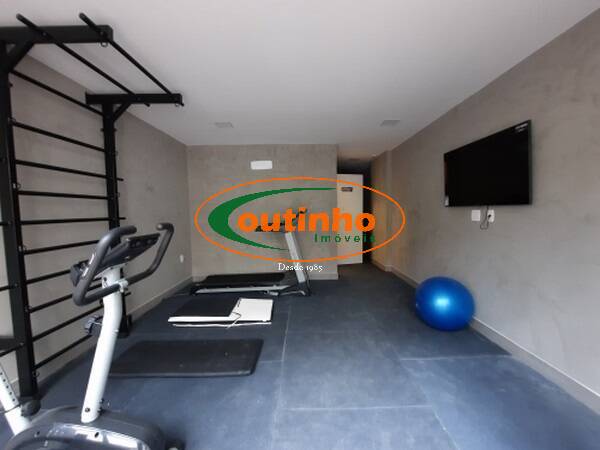 Apartamento à venda com 1 quarto, 44m² - Foto 18