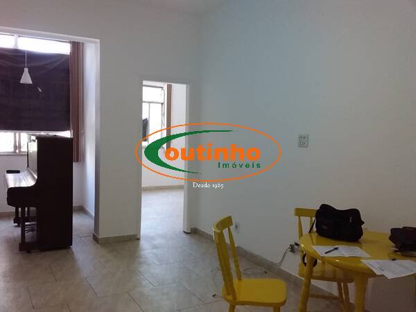 Apartamento à venda com 3 quartos, 116m² - Foto 2