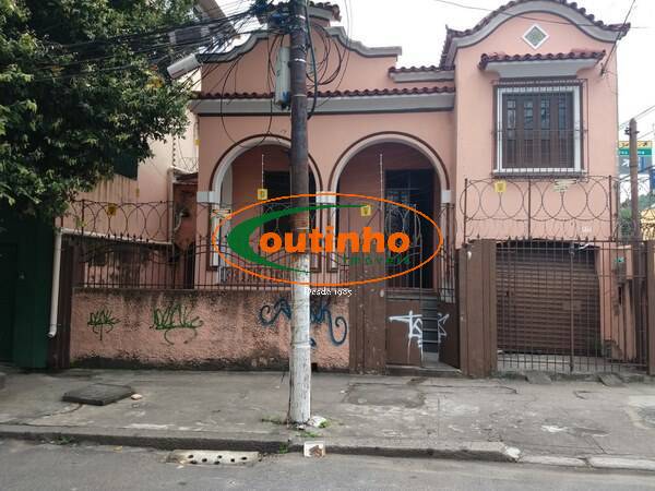 Casa à venda com 4 quartos, 278m² - Foto 1