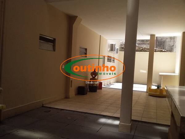 Apartamento à venda com 2 quartos, 69m² - Foto 40