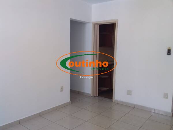 Apartamento à venda com 2 quartos, 69m² - Foto 20