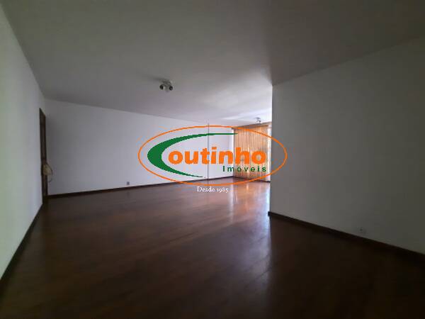 Apartamento à venda com 4 quartos, 150m² - Foto 2