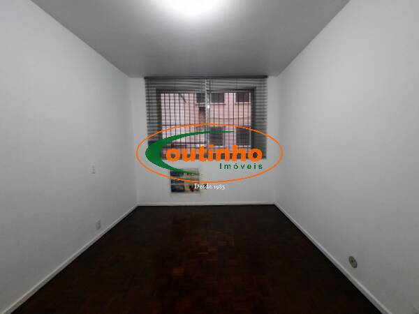 Apartamento à venda com 4 quartos, 150m² - Foto 17