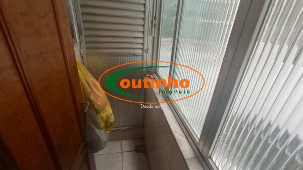 Apartamento à venda com 2 quartos, 70m² - Foto 18