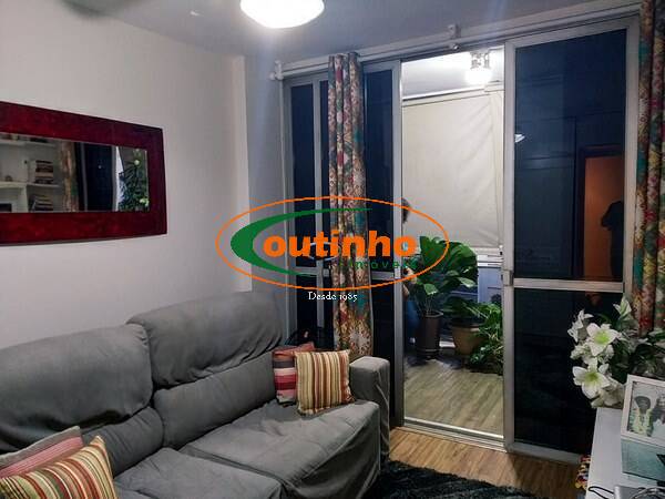 Apartamento à venda com 2 quartos, 75m² - Foto 3