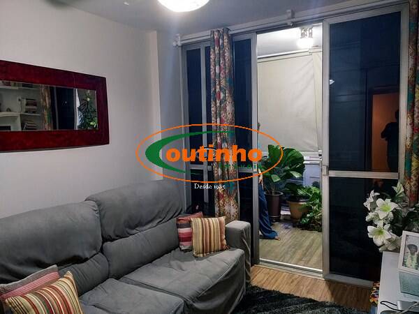 Apartamento à venda com 2 quartos, 75m² - Foto 4