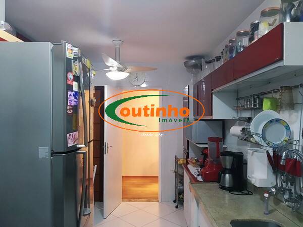 Apartamento à venda com 2 quartos, 75m² - Foto 11