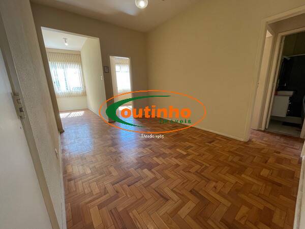 Apartamento à venda com 2 quartos, 63m² - Foto 1