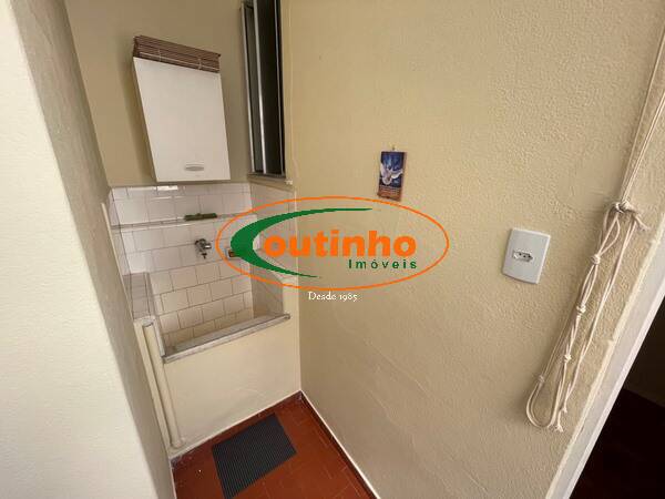 Apartamento à venda com 2 quartos, 63m² - Foto 9