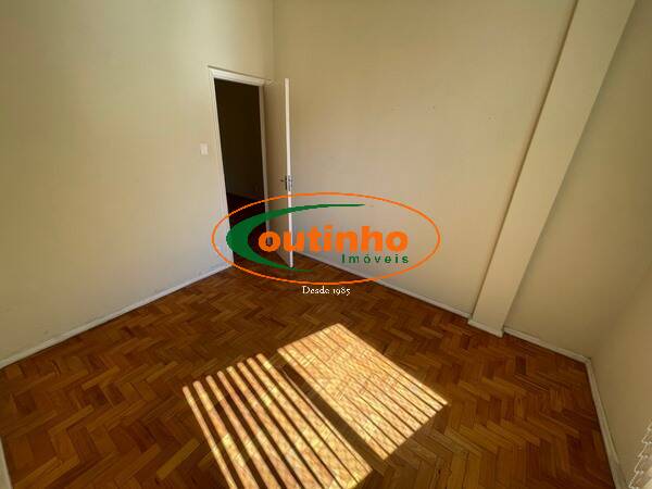 Apartamento à venda com 2 quartos, 63m² - Foto 12