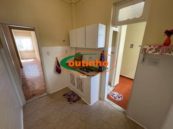 Apartamento à venda com 2 quartos, 63m² - Foto 15