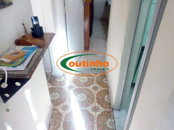 Apartamento à venda com 2 quartos, 70m² - Foto 5